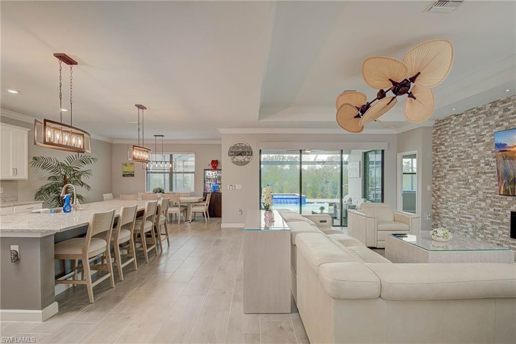 Dining room, Interior, Living room, Pendant Lights, Recessed Lighting, Wood Texture Flooring