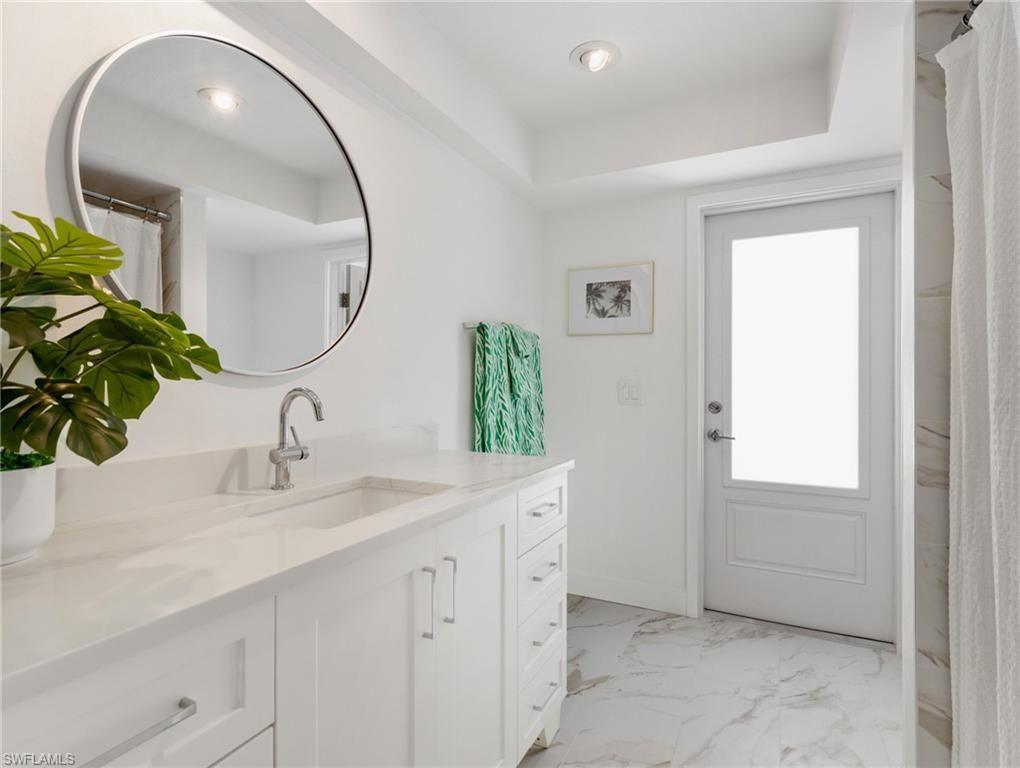 Bathroom, Interior, Marble, Recessed Lighting