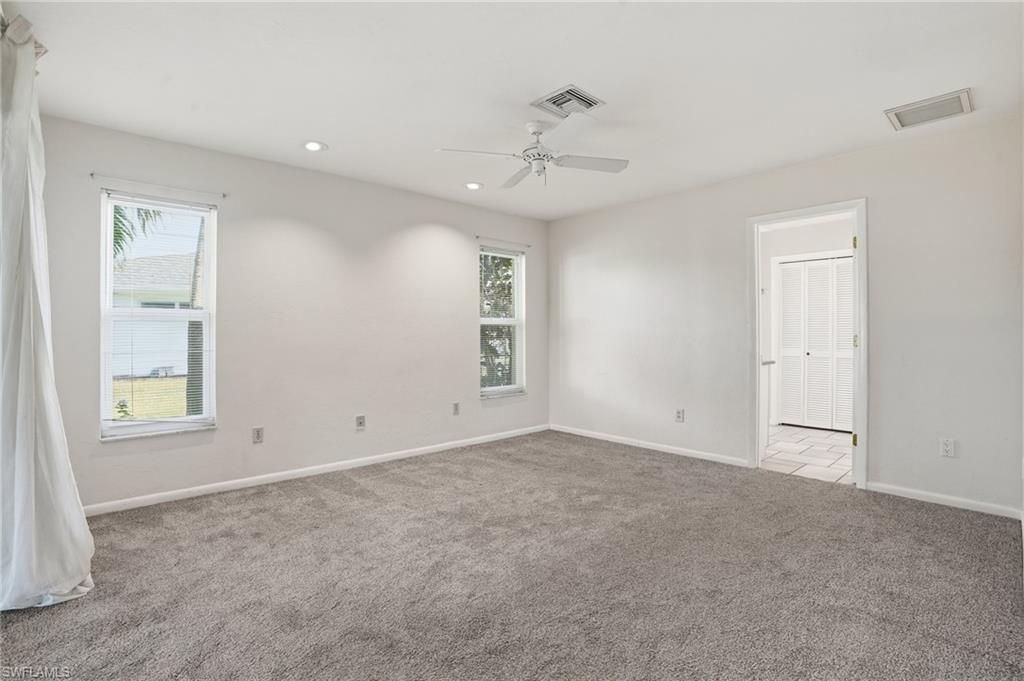 Empty room, Interior, Recessed Lighting
