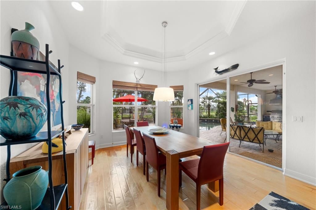 Dining room, Interior, Living room, Pendant Lights, Recessed Lighting, Wood Texture Flooring