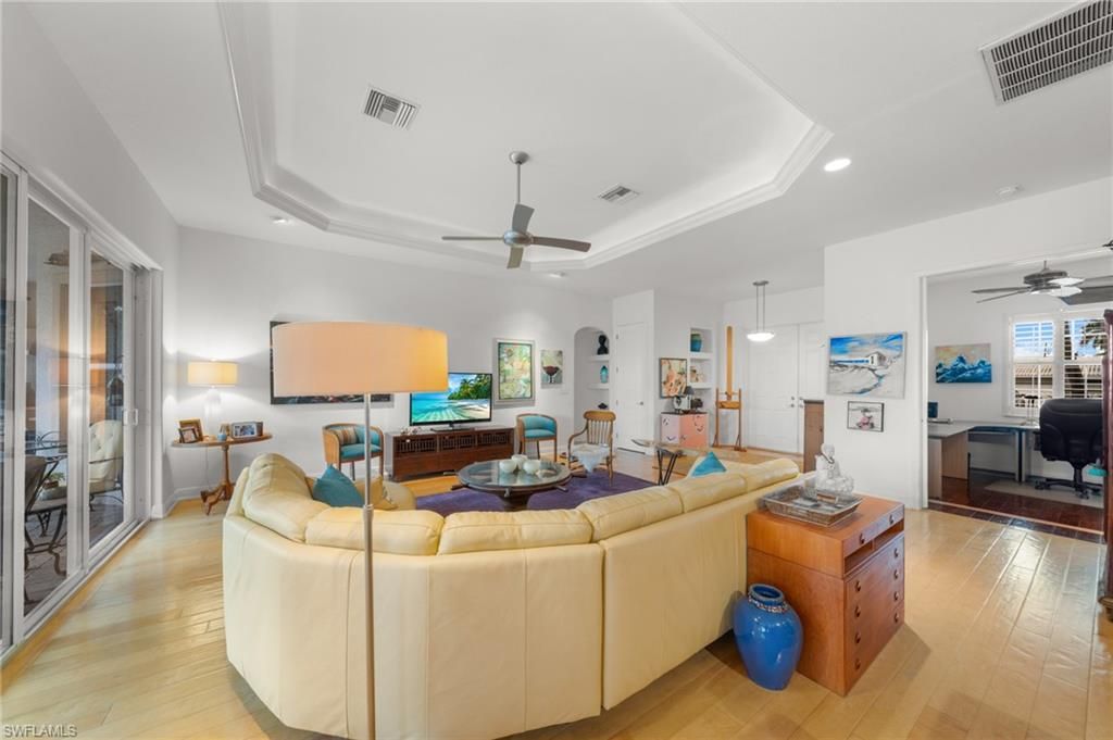 Interior, Living room, Pendant Lights, Recessed Lighting, Wood Texture Flooring