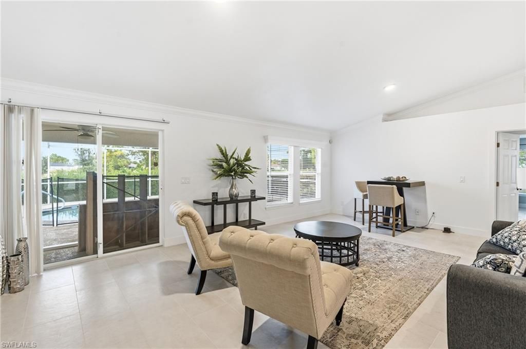 Dining room, Interior, Living room, Recessed Lighting