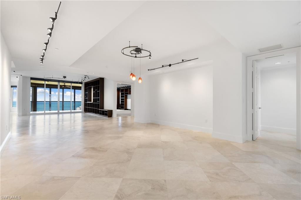 Empty room, Interior, Pendant Lights