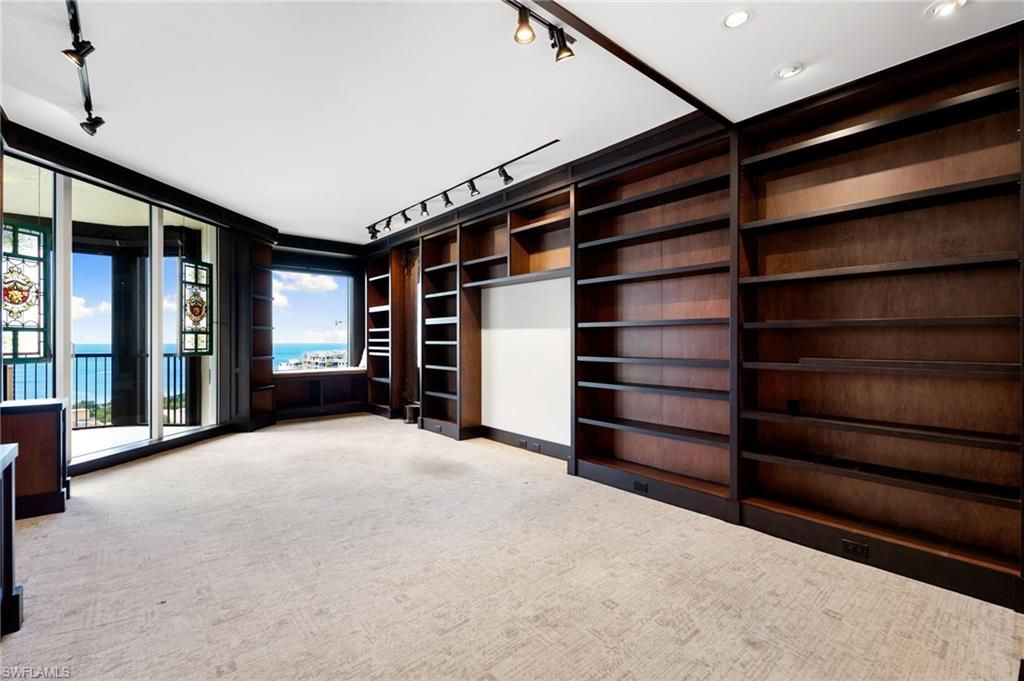 Empty room, Interior, Recessed Lighting, Water