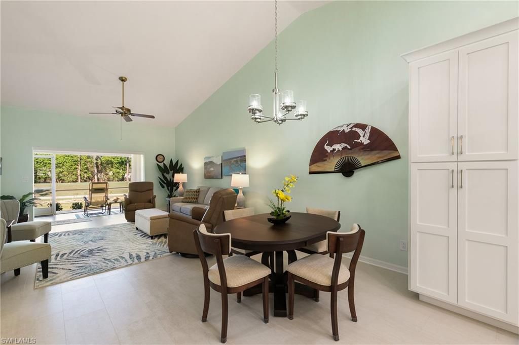 Chandelier, Dining room, Interior, Living room, Pendant Lights