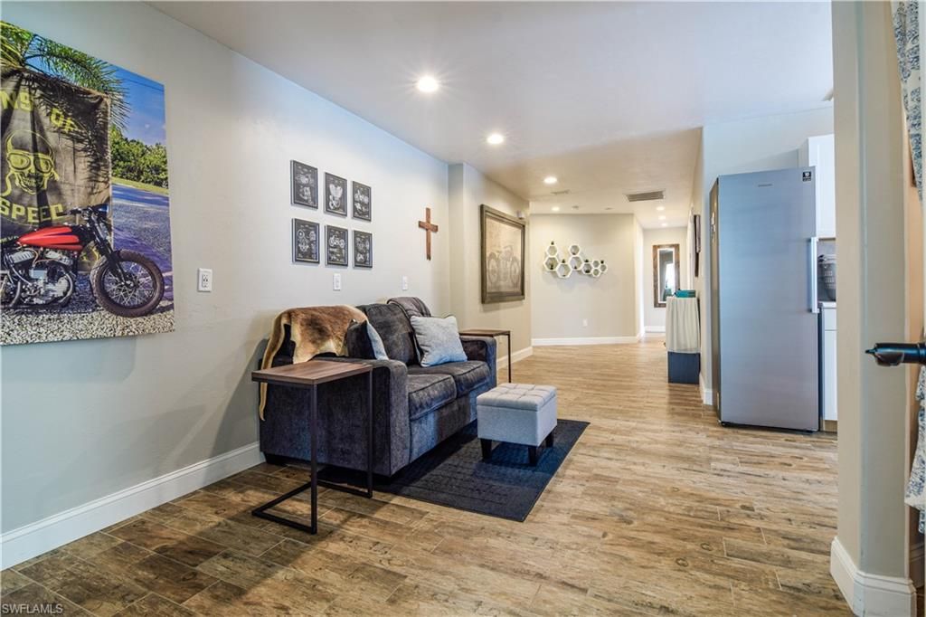 Interior, Recessed Lighting, Wood Texture Flooring