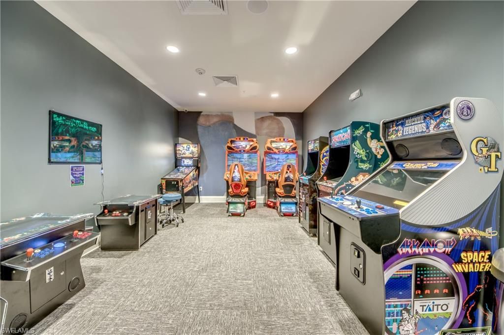 Game Room, Interior, Recessed Lighting