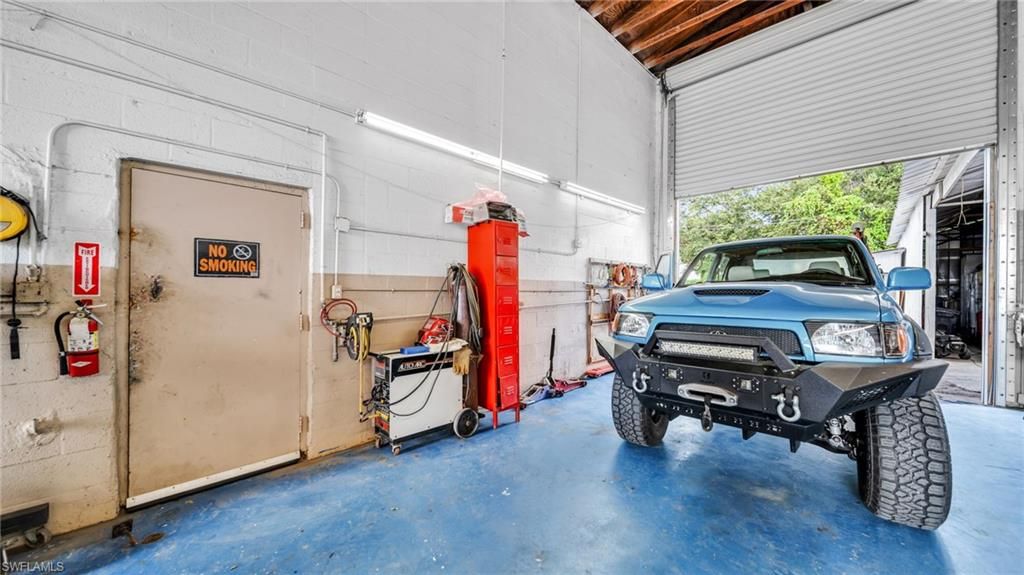 Garage, Interior