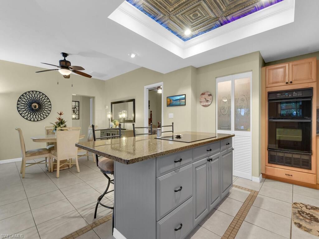 Dining room, Interior, Recessed Lighting