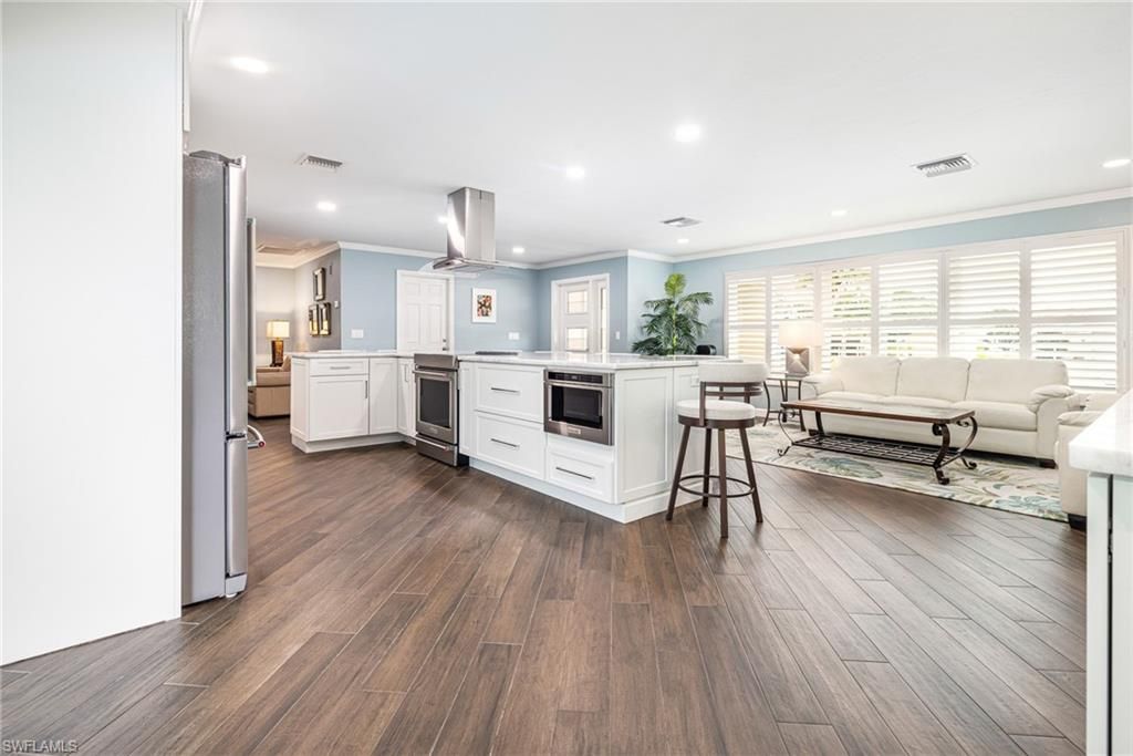 Interior, Kitchen, Living room, Recessed Lighting, Wood Texture Flooring