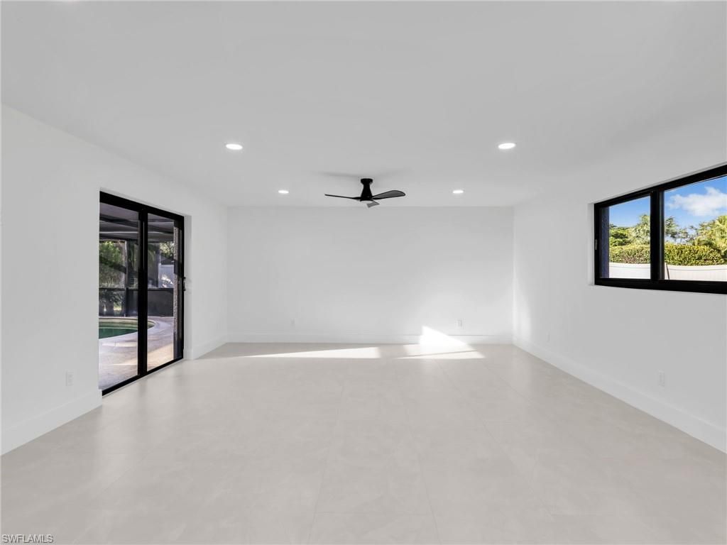 Empty room, Interior, Recessed Lighting