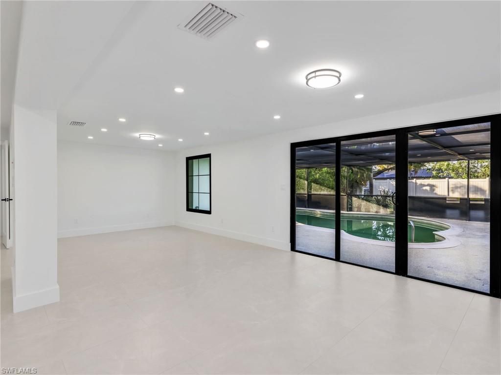 Empty room, Interior, Recessed Lighting