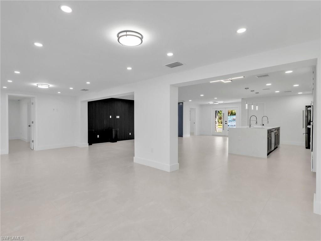 Empty room, Interior, Kitchen, Recessed Lighting