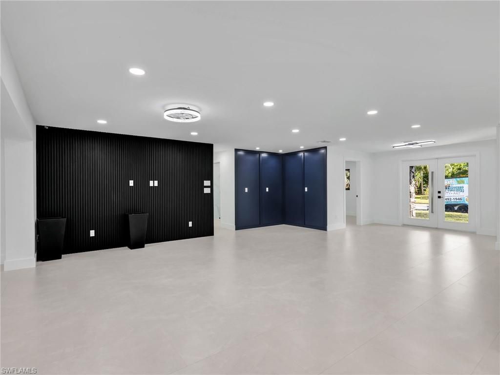 Empty room, Interior, Recessed Lighting