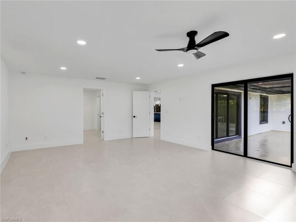 Empty room, Interior, Recessed Lighting
