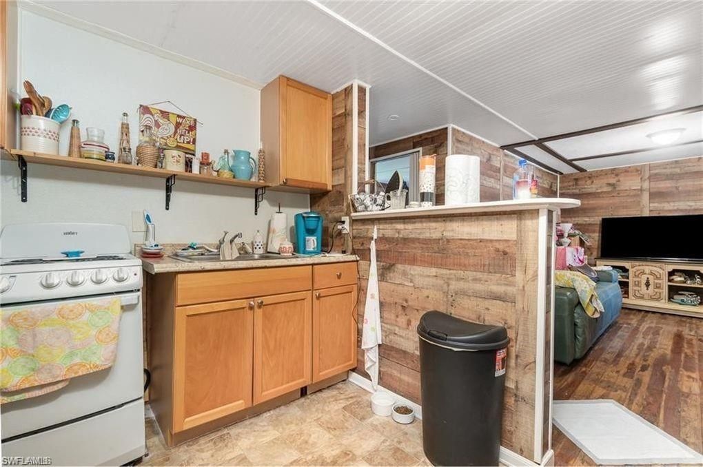 Interior, Kitchen, Wood Texture Flooring, Wooden Walls