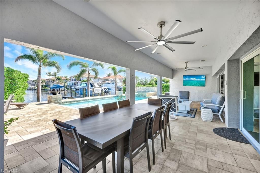 Exterior, Pool, Water