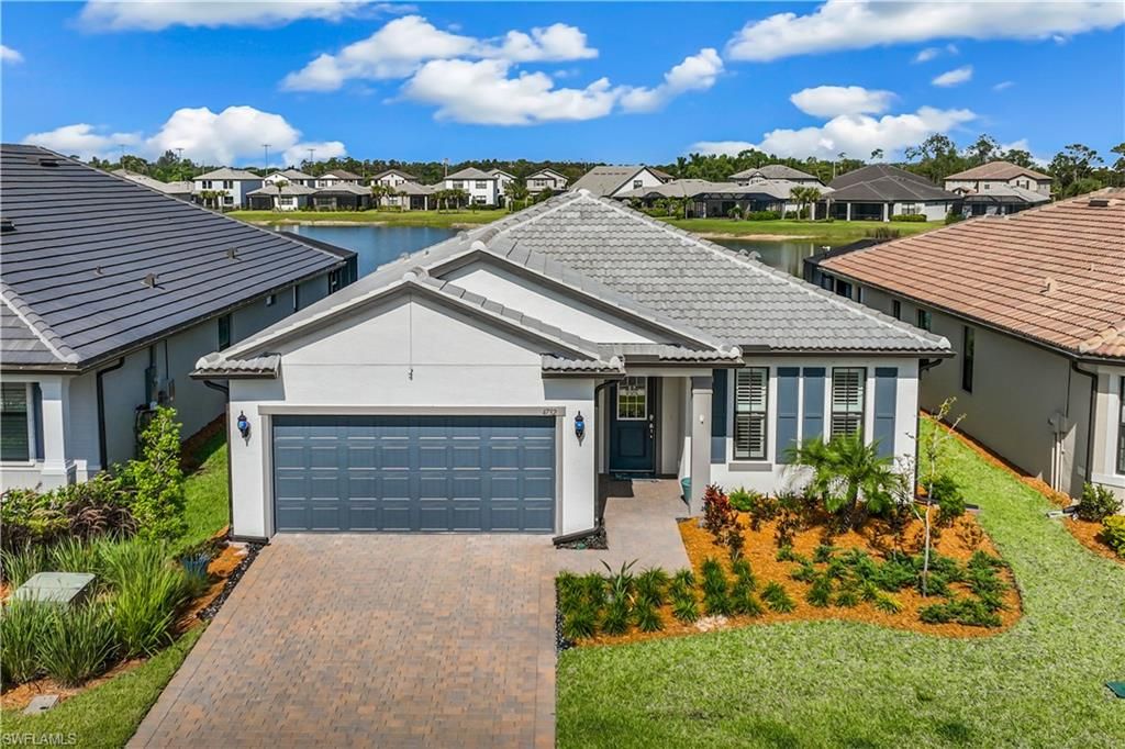 Attached, Exterior, Facade, Water, Mediterranean