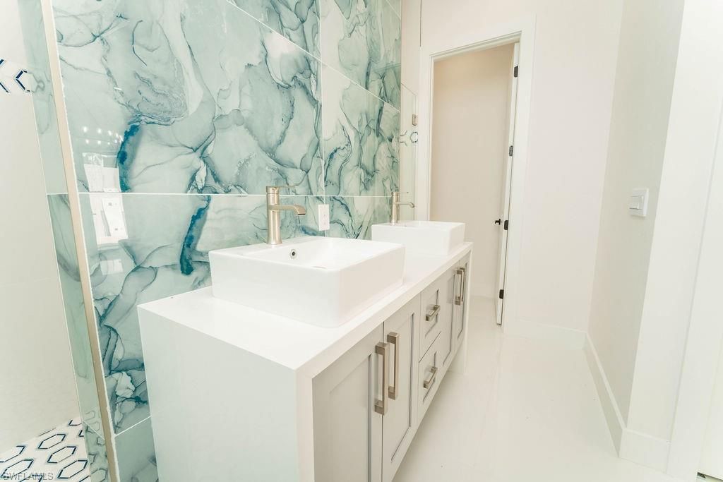 Bathroom, Interior, Marble Walls