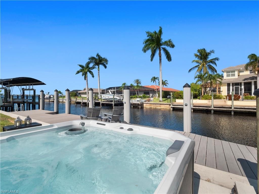 Exterior, Hot Tub, Water