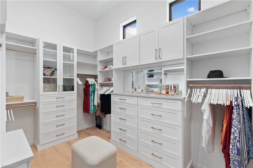 Interior, Walk-in Closets, Wood Texture Flooring