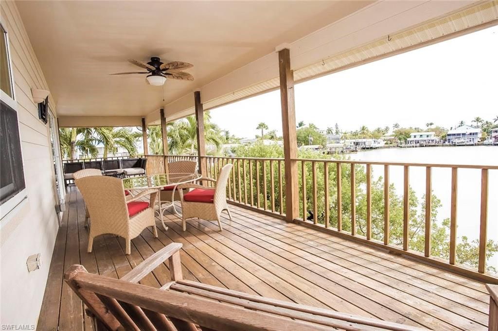 Interior, Sun Room, Water, Wood Texture Flooring