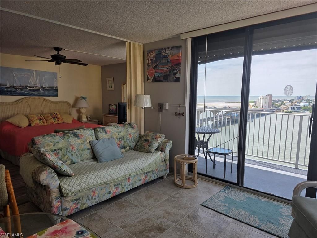 Bedroom, Interior, Water