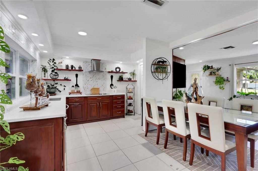Dining room, Interior, Recessed Lighting
