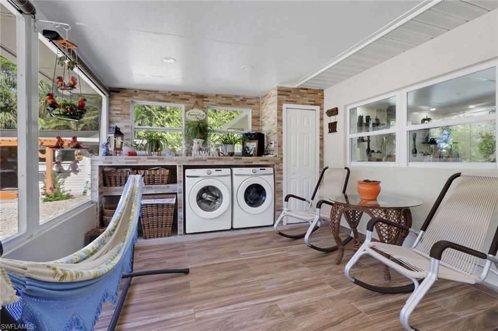 Interior, Recessed Lighting, Stone Walls, Washer, Wood Texture Flooring