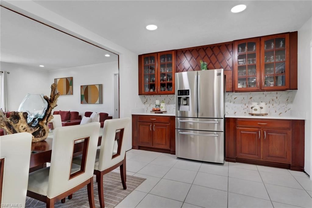 Dining room, Interior, Kitchen, Recessed Lighting, Stainless Steel Appliances