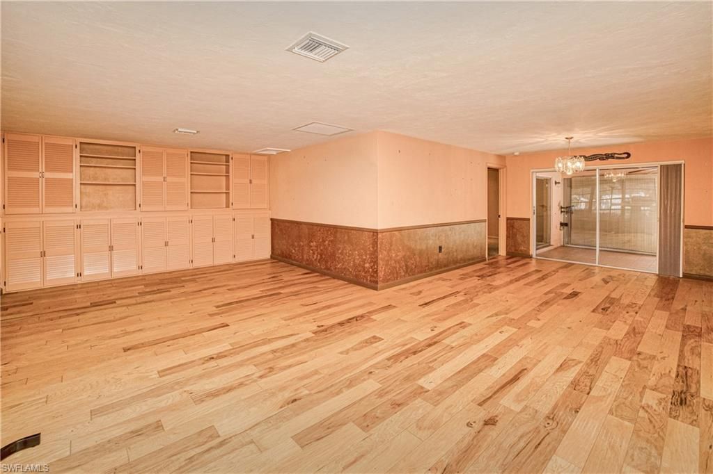 Chandelier, Empty room, Interior, Wood Texture Flooring