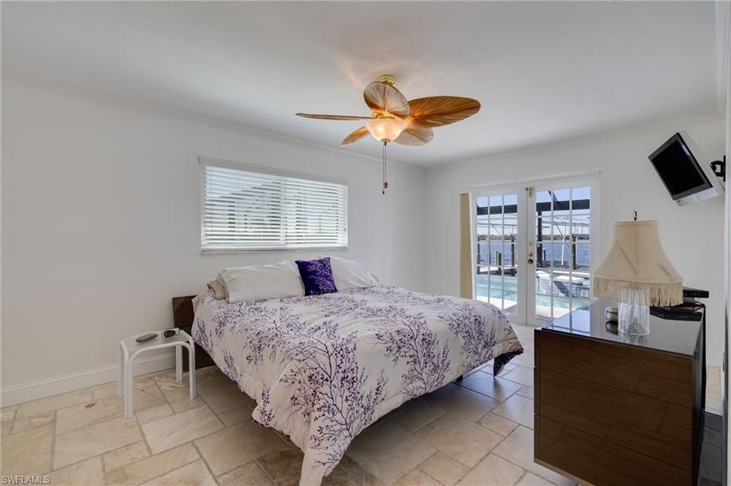 Bedroom, Interior, Water