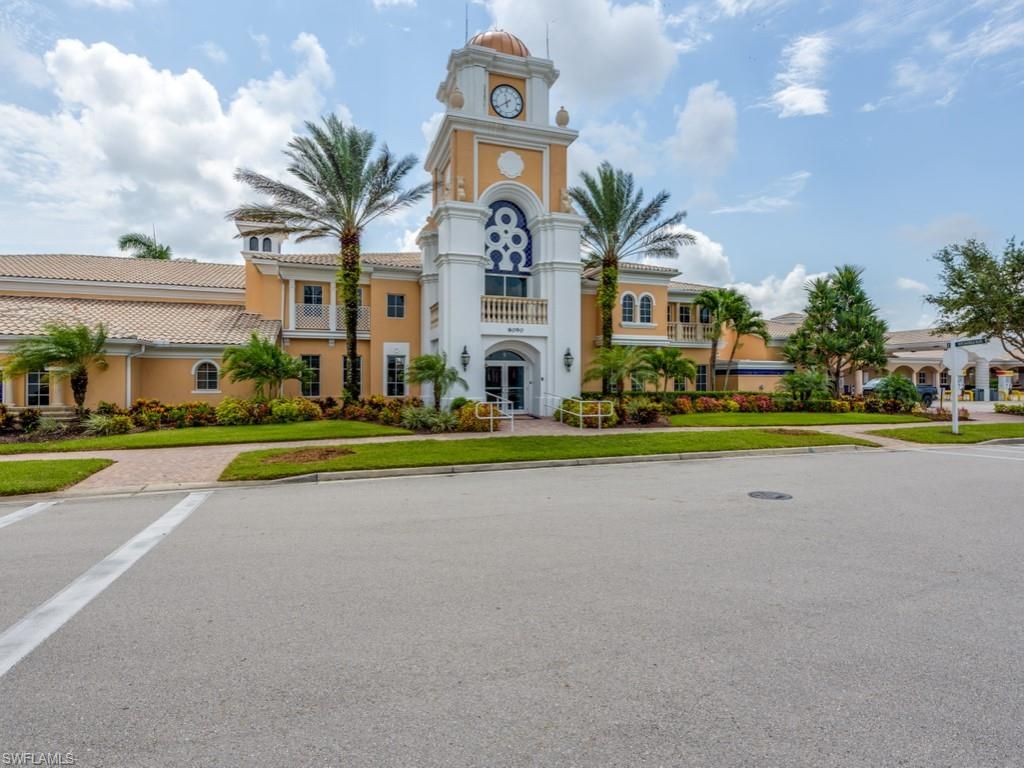 Exterior, Facade, Mediterranean