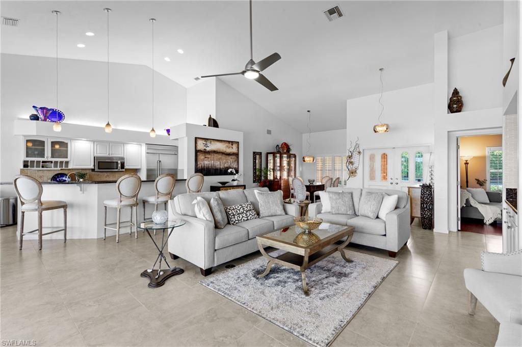 Dining room, Interior, Kitchen, Living room, Pendant Lights, Recessed Lighting, Stainless Steel Appliances