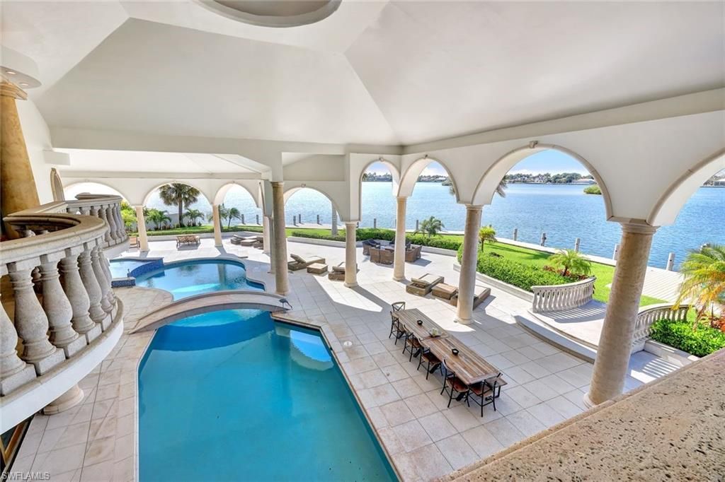 Exterior, Pool, Water