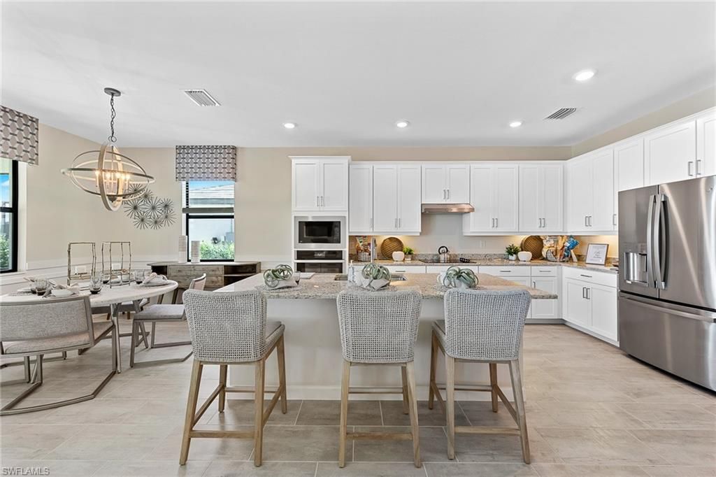 Dining room, Interior, Kitchen, Pendant Lights, Recessed Lighting, Stainless Steel Appliances