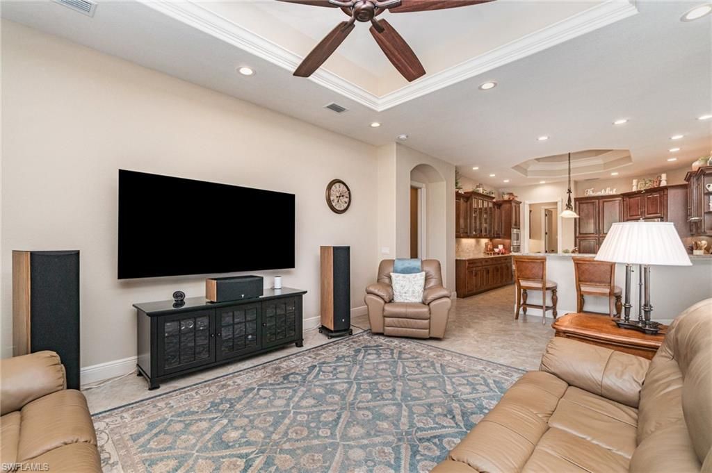 Interior, Kitchen, Living room, Pendant Lights, Recessed Lighting, Stainless Steel Appliances