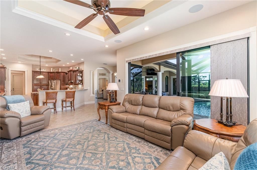 Interior, Kitchen, Living room, Pendant Lights, Recessed Lighting, Stainless Steel Appliances