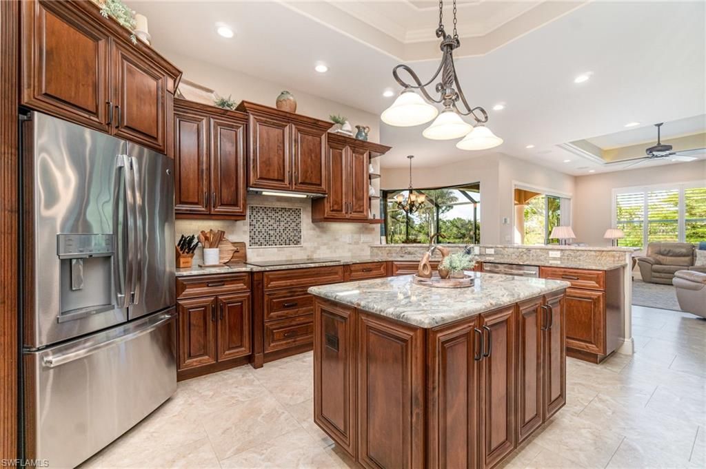 Chandelier, Interior, Kitchen, Living room, Pendant Lights, Recessed Lighting, Stainless Steel Appliances