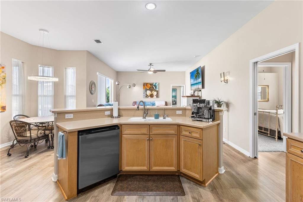 Dining room, Interior, Kitchen, Pendant Lights, Recessed Lighting, Wood Texture Flooring