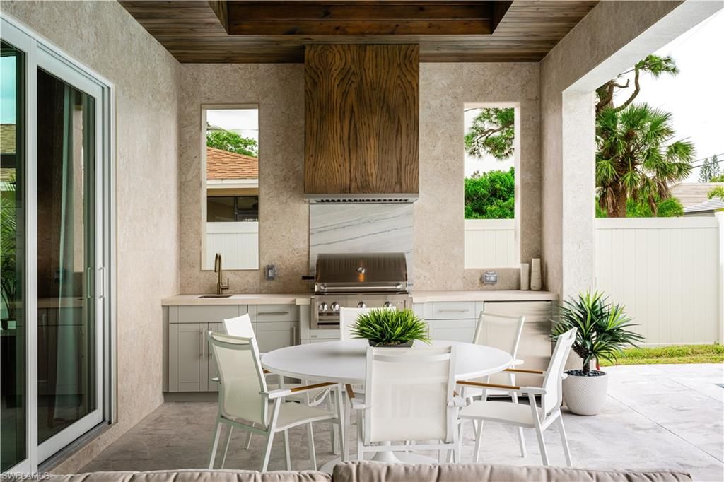 Exterior, Outdoor Kitchen