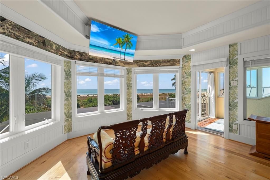 Interior, Recessed Lighting, Water, Wood Texture Flooring