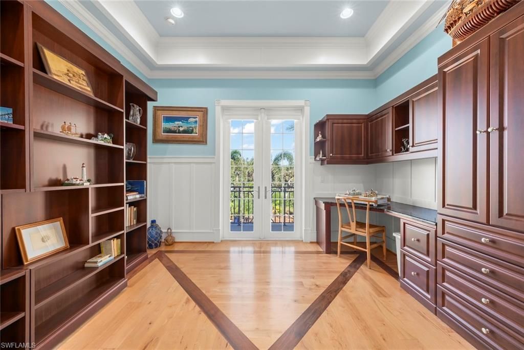 Home Office, Interior, Recessed Lighting, Wood Texture Flooring