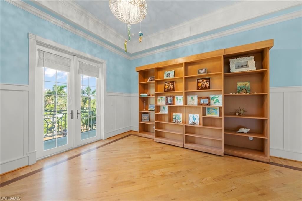 Chandelier, Interior, Wood Texture Flooring