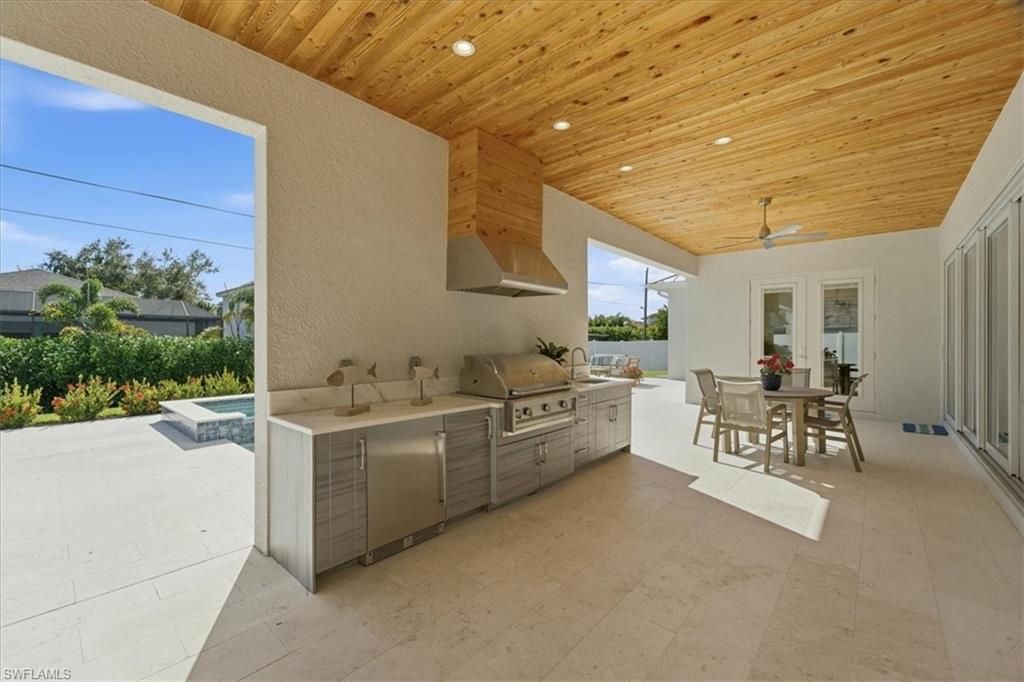 Exterior, Outdoor Kitchen