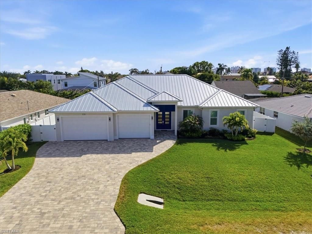 Attached, Exterior, Facade, Ranch