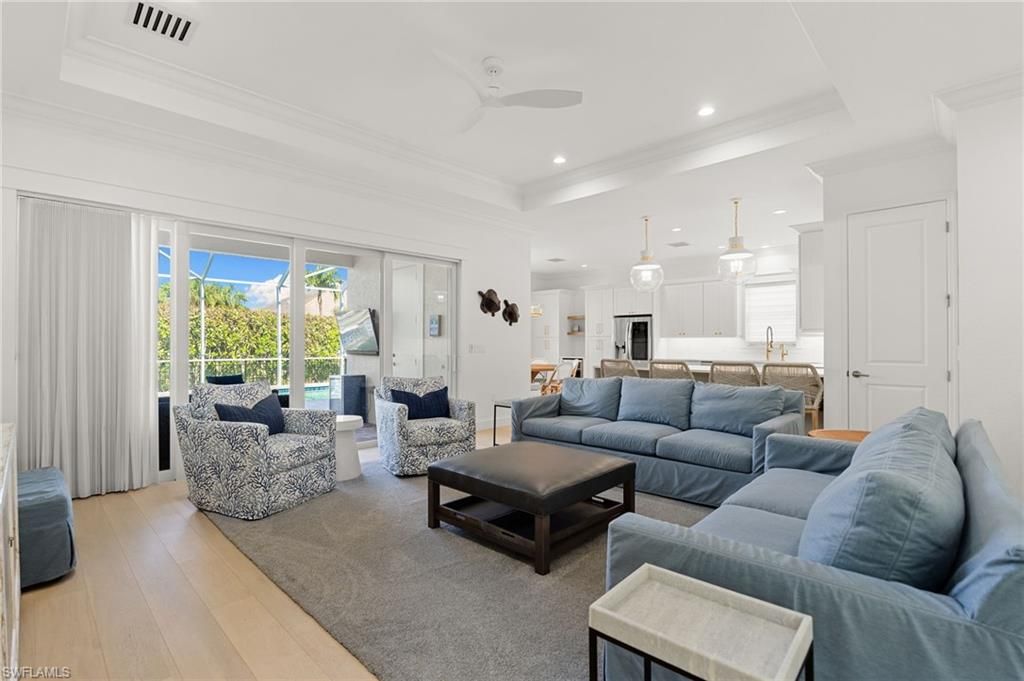 Interior, Kitchen, Living room, Pendant Lights, Recessed Lighting, Wood Texture Flooring