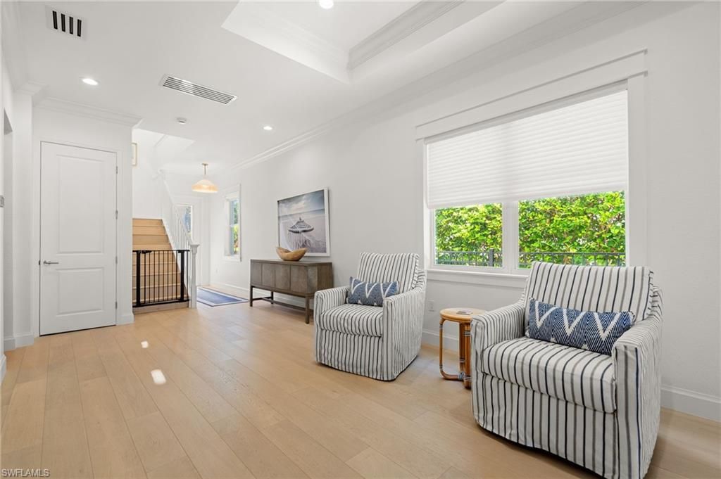 Interior, Pendant Lights, Recessed Lighting, Wood Texture Flooring