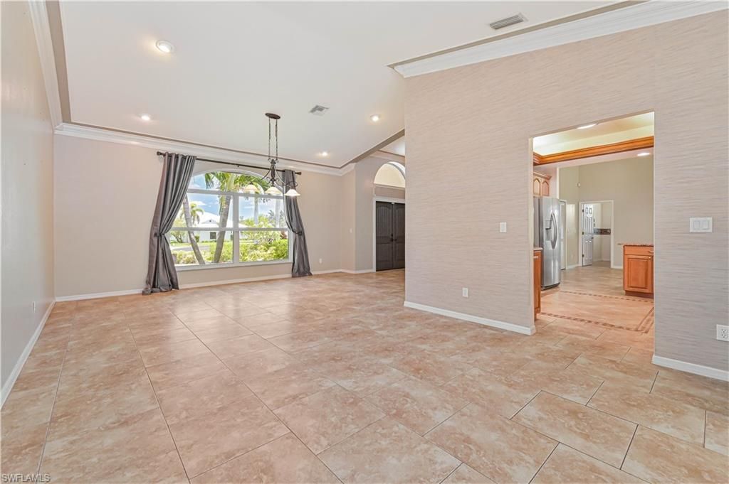 Empty room, Interior, Pendant Lights, Recessed Lighting