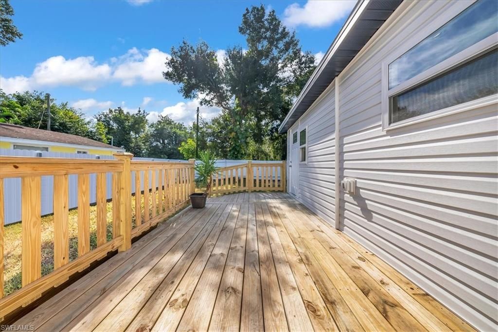 Exterior, Wood Texture Flooring